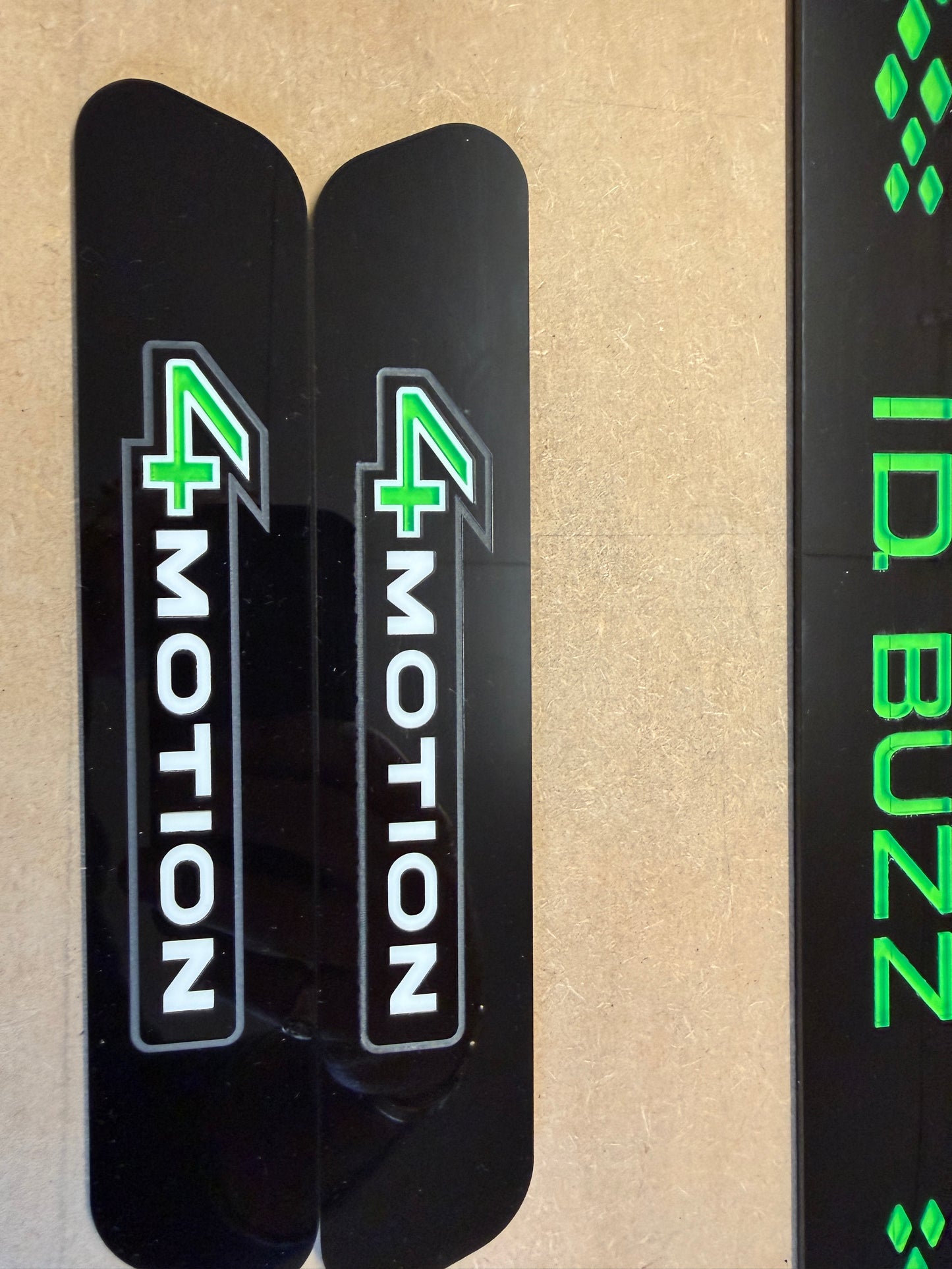 ID Buzz Cargo  4 Motion panel Set