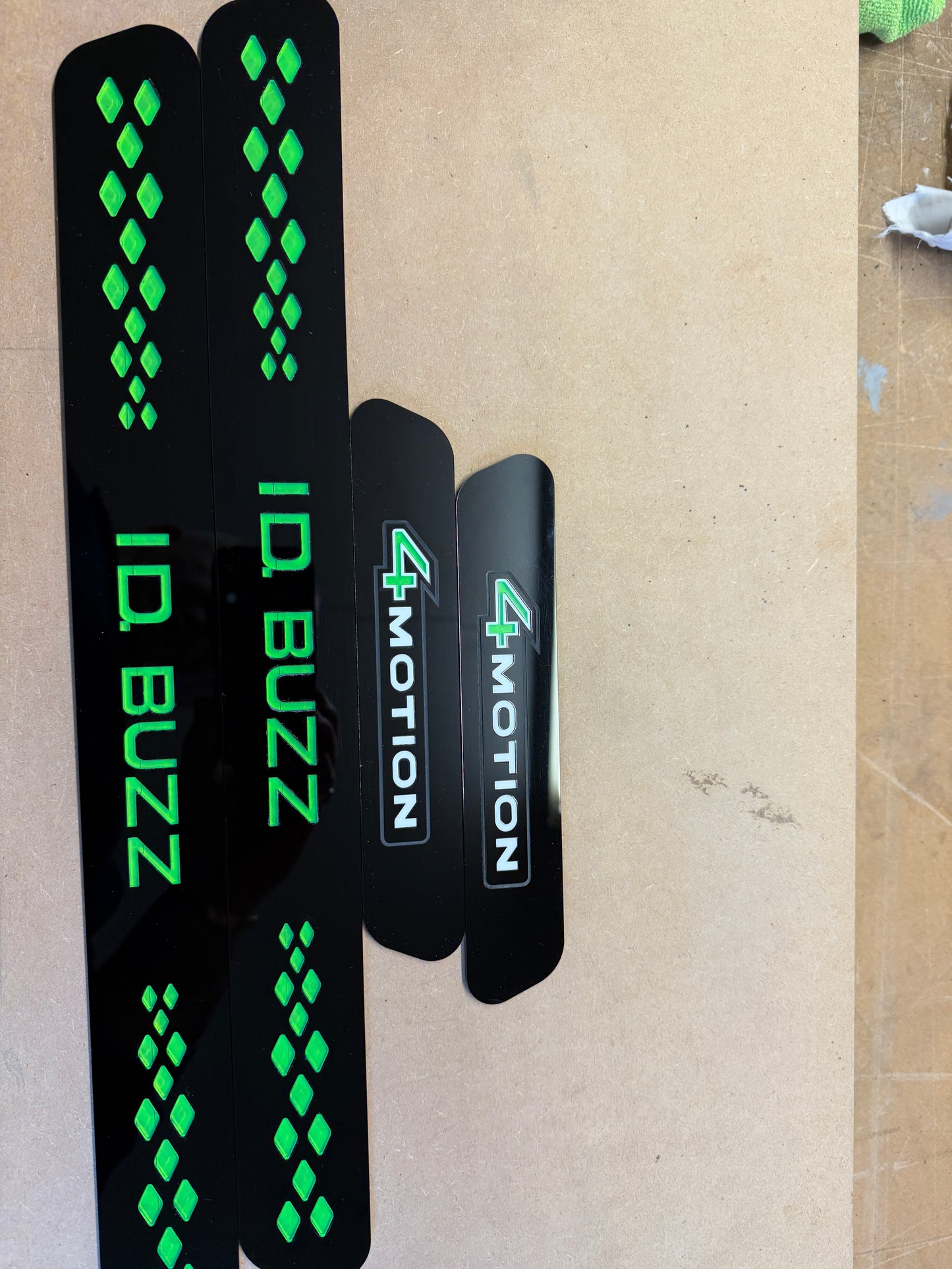 ID Buzz Cargo  4 Motion panel Set